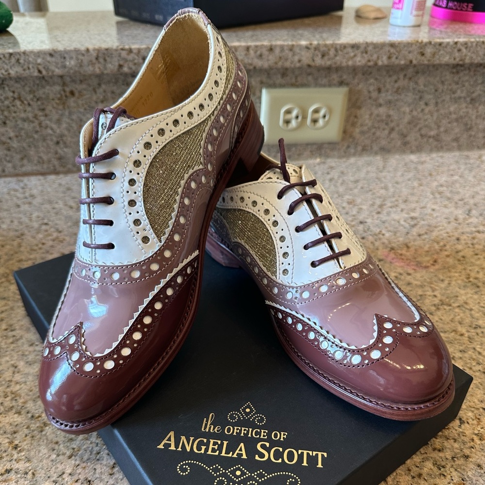 NWT The Office of ANGELA SCOTT Mr. Doubt Brogues in Plum, Sized 39 - US Size 8.5